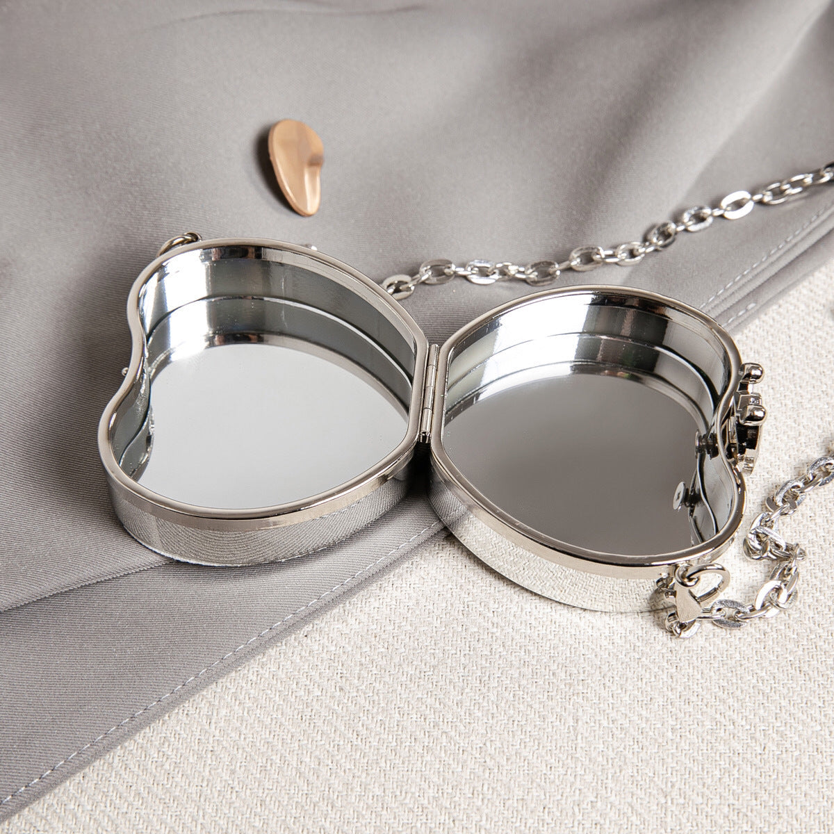 Elegant Mini Double Sided Rhinestone Purse – Heart Shaped Acrylic Mirror Handbag